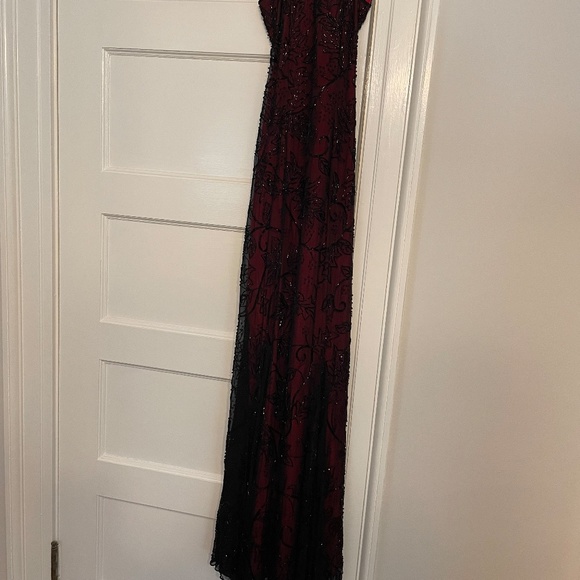 Luxury FLEUR de LEI RED SILK WITH BLACK BEADING BACK CUTOUT SLIT IN BACK - Picture 13 of 14